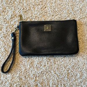 NWOT - Liz Claiborne wristlet wallet with charging port